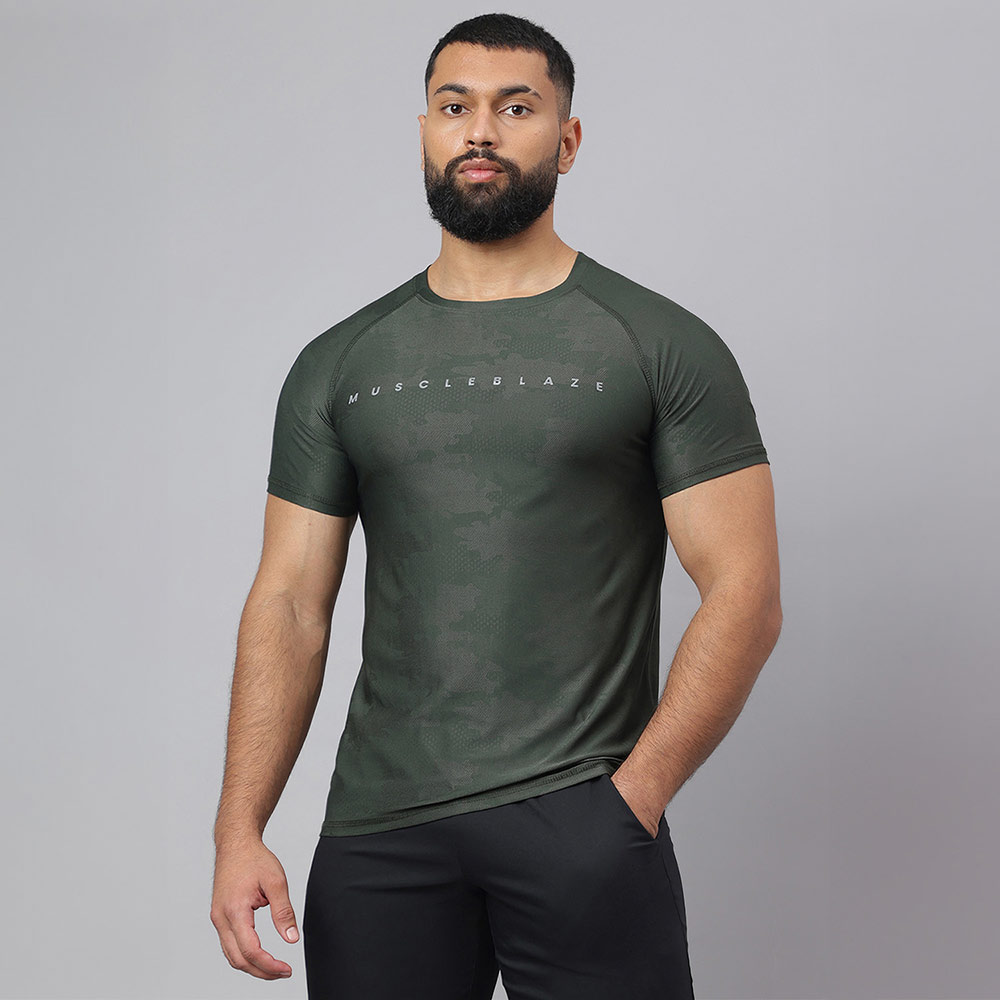 2 - MuscleBlaze Camo Dry-Fit Active Tee Half Sleeve,  Olive  Small 