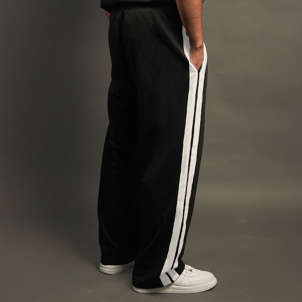 7 - MuscleBlaze Straight Fit Panel Trackpants,  Black  X-Small