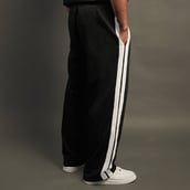 7 - MuscleBlaze Straight Fit Panel Trackpants,  Black  Medium